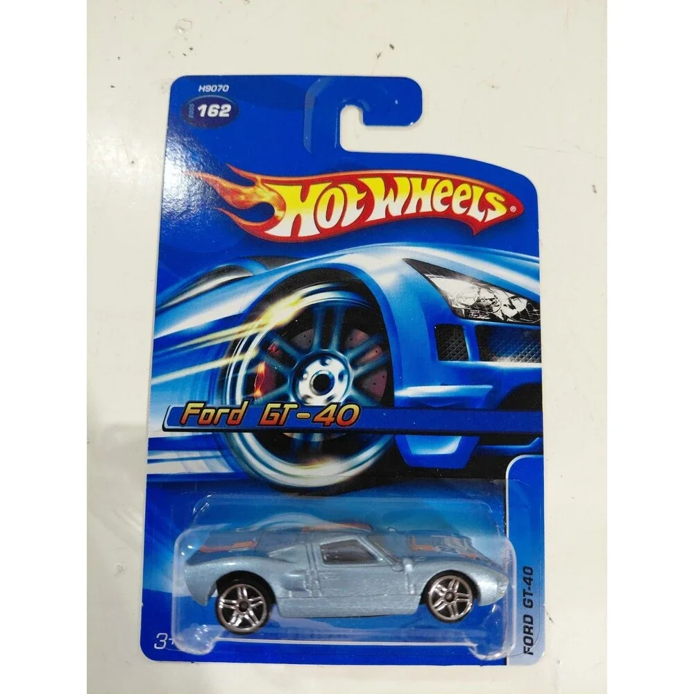 NIP Hot Wheels 2005 Main Line 1:64 Die Cast #32 Ford GT40 Classic Race Car